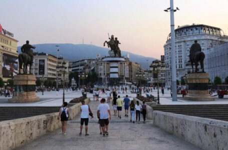 Северна Македонија постигна значителен напредок во правната заштита на малцинствата, но потребни се подобри закони и политики