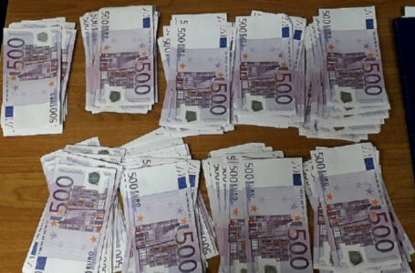 Еден милион фалсификувани евра откри полицијата на скопскиот аеродром