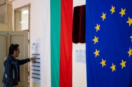 Радев и Герџиков одат во втор круг од претседателските избори во Бугарија