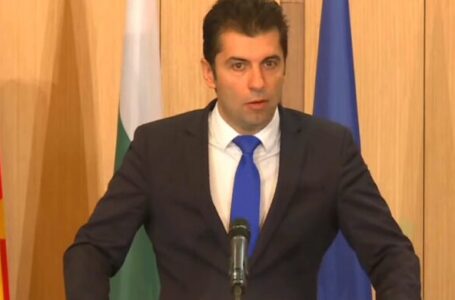 Кирил Петков ја достави оставката до Народното собрание на Бугарија