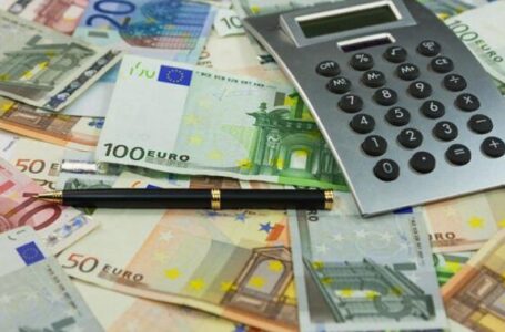 Минималната плата во Луксембург е 2257 евра, кај нас се преговара за 300 евра