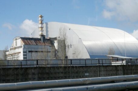 Работниците во Чернобил заробени веќе 12 дена
