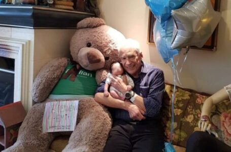 Познат лекар доби син на 83 години