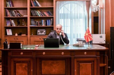 Ковачевски телефонски разговарал со премиерот на Украина