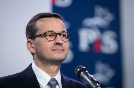 Полскиот премиер ги повика западните лидери да го посетат Киев