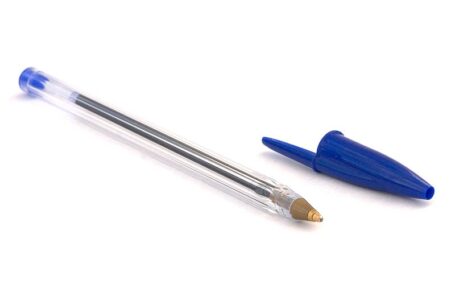 Дали сте знаеле дека дупката на капакот на хемиското пенкало е од витално значење?