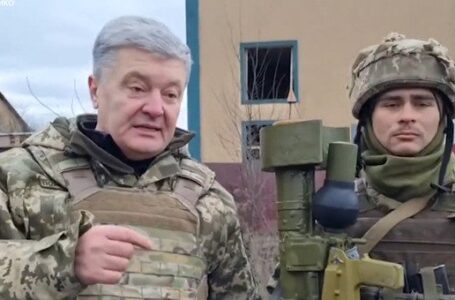 Поранешниот претседател на Украина во униформа и на терен: Не му верувајте на Путин