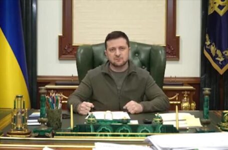 Зеленски потпиша закон со кој се забранува негирање на руската агресија