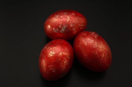 Симболиката на црвеното велигденско јајце