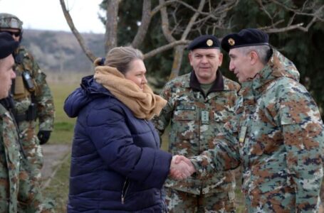Петровска во Косово во посета на војниците на АРМ во НАТО мисијата КФОР