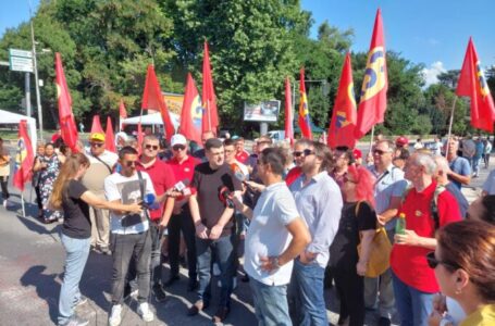 ССМ со улични блокади го продолжи генералниот штрајк, бараат итно зголемување на платите