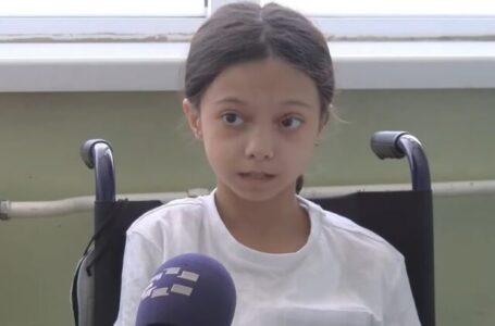 11-годишната Теа конечно ја доби првата доза терапија за ретката болест која ја чекаше од март