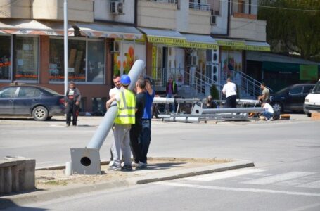 Турнат семафор на на булеварот „Октомвриска револуција“ во Куманово