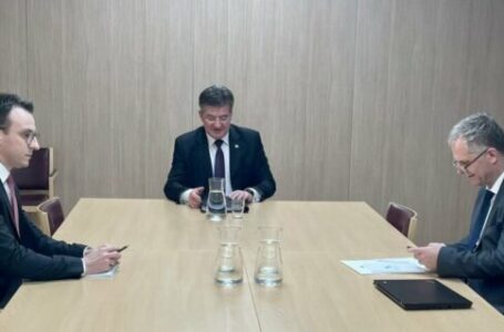 Косово и Србија постигнаа договор за регистарските таблички