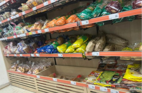 Маркетите ги намалија цените на белиот и полубел леб на 33 денари, некои пекари не доставуваат залихи – но се случува феномен за кој многумина зборуваат