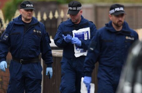 Блокиран Нотингем во Британија, тројца мртви и еден уапсен