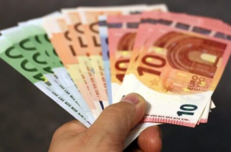 Еврото од денеска единствена валута во Косово