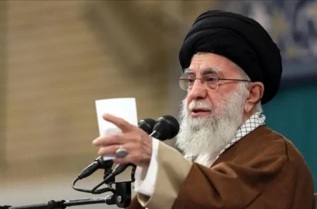Иранскиот врховен лидер Хамнеи: Израел ќе биде казнет за нападот врз Конзулатот