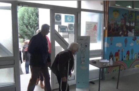 Вкупно 165 болни и немоќни гласаа во Неготино