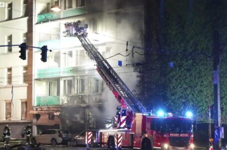 Голем пожар во Германија, тројца загинати и 16 повредени