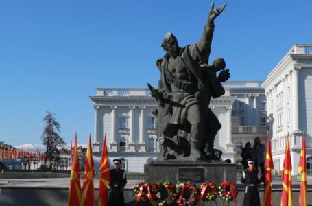 Споменикот На Ослободителите На Скопје Ќе Биде Ограден , Од Владата Велат Дека Портите Ќе Бидат Отворени За Да Може Да Се Поцетува