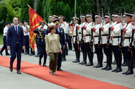 Сиљановска Давкова до младите офицери и подофицери: Никогаш не заборавајте од каде доаѓате – тука сте пред сè и над сè за македонските граѓани!