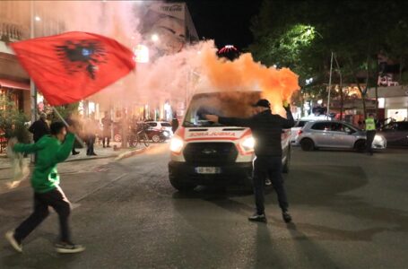 Антивладини протести во главниот град на Албанија, повредени десет полицајци