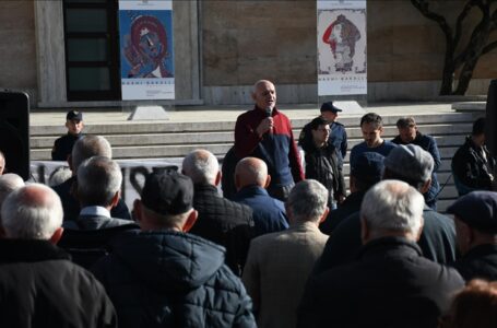 Протест на пензионерите во Албанија, бараат поголеми пензии