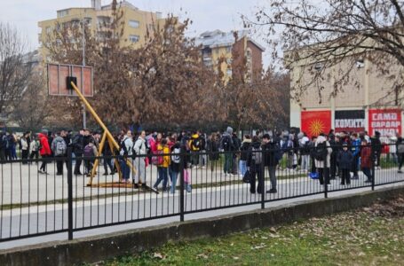 Евакуирани училишта во Скопје и во други градови поради дојави за бомби