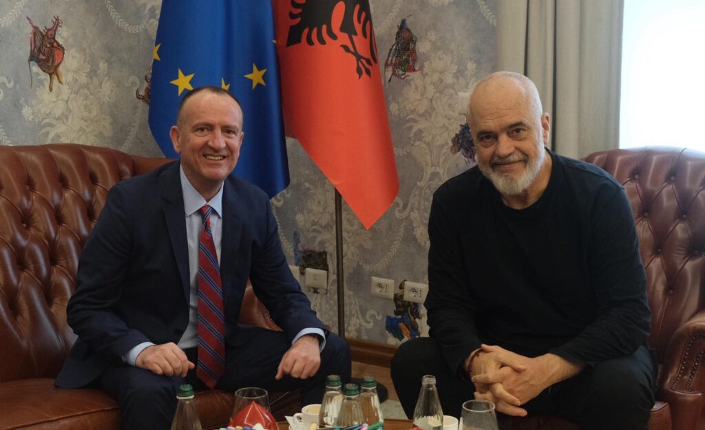 Таравари во Тирана на средба со Рама
