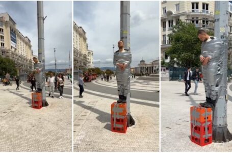 Маж залепен со лента на плоштадот во Скопје