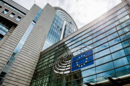 Европратениците денеска гласаат за извештајот за Србија