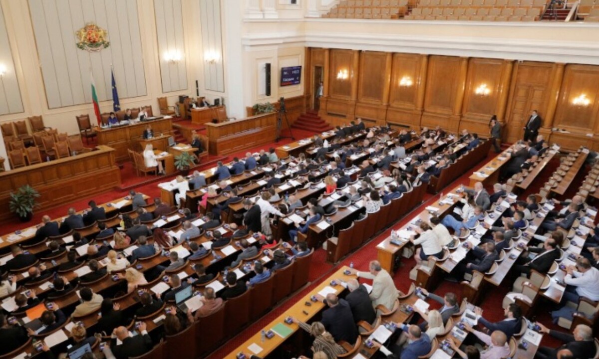 Бугарскиот парламент усвои новa резолуција во врска со членството на Македонија во ЕУ