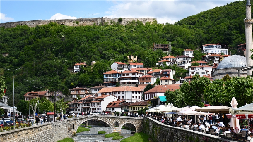 Призрен, џеваирот на Балканот, привлекува туристи со вековната историја