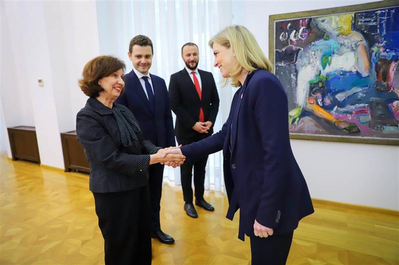 Сиљановска-Давкова ја прими Беате Мајнл-Рајсингер