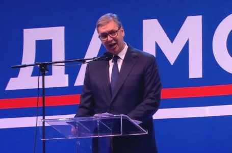 Европската комисија го предупреди Вучиќ да не оди во Москва