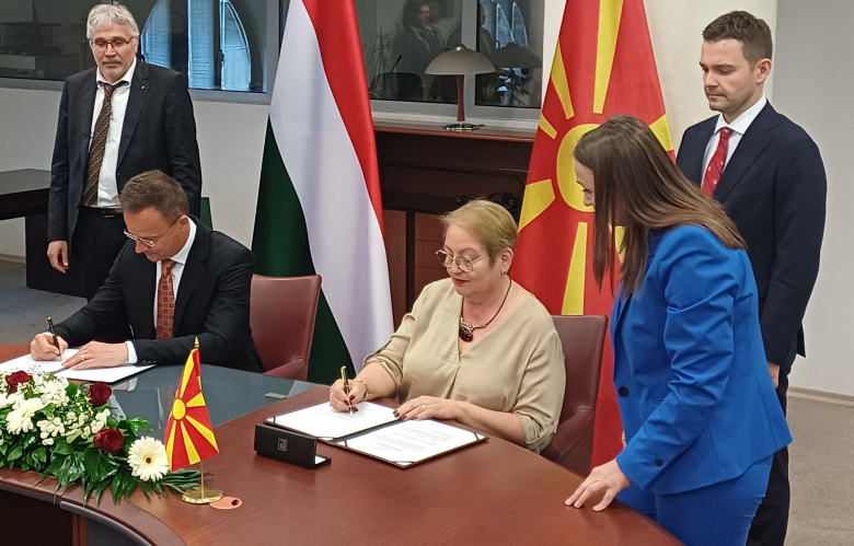 Јаневска и Сијарто потпишаа Меморандум со кој годишно по 20 македонски студенти добиваат стипендии за студии во Унгарија