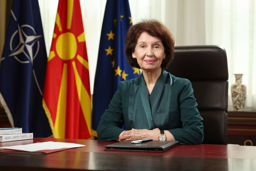 Сиљановска-Давкова во работна посета на Тирана