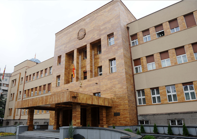 Забраната на мирни собири и протести пред Собранието е во спротивност со Уставот