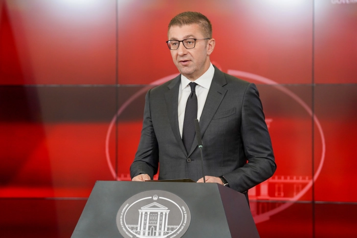 Мицкоски: За 18 месеци 7.000 денари повисоки пензии