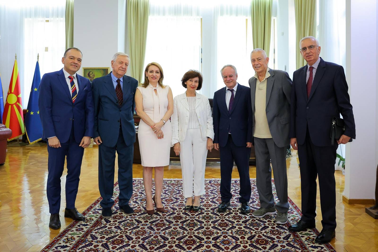 Сиљановска-Давкова на средба со Советот на амбасадори