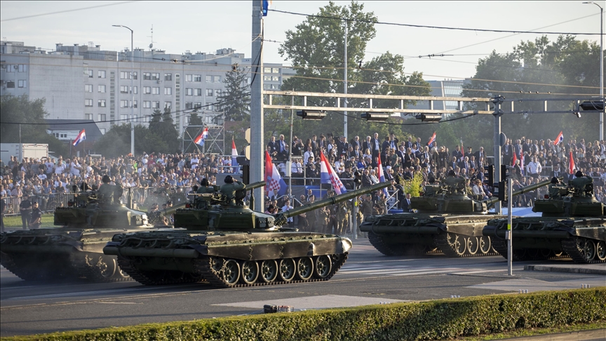 Воена парада во Хрватска по повод 30-годишнината од операцијата „Бура“