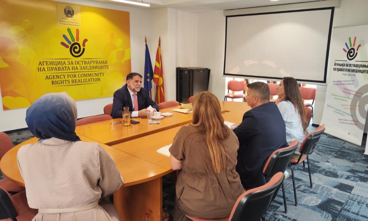 Пратеникот Мурат ја посети Агенцијата за остварување на правата на заедниците