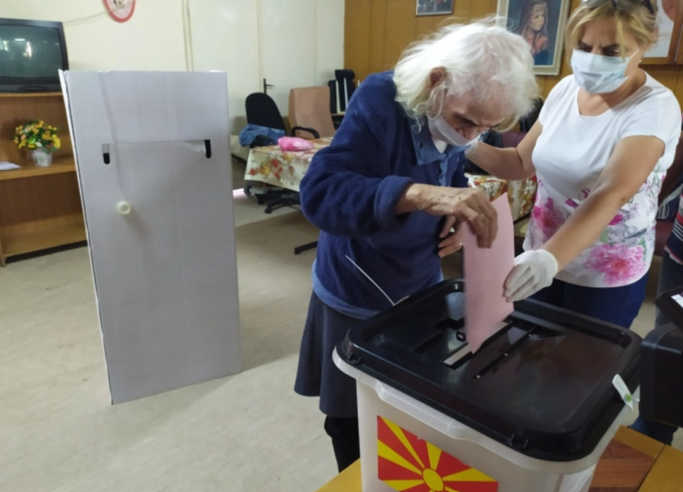 Денес гласаат 2.162 затворениците, болните и изнемоштени и лицата во старските домови