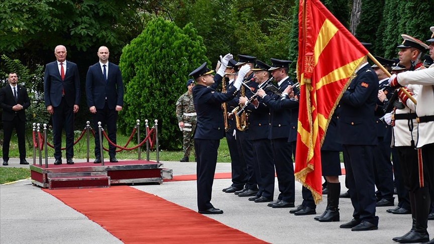 Министерот Мисајловски и колега Хелез од БиХ ја истакнаа посветеноста за развојот на меѓусебната соработка