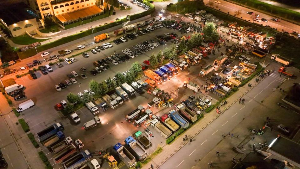 Вчера започна 72 часовна акција за чистење во Скопје