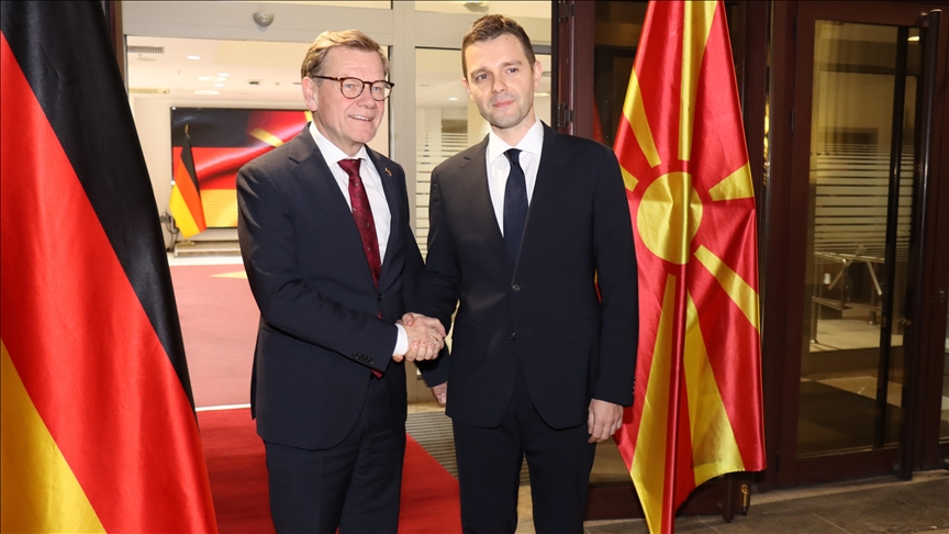 Германскиот министер за надворешни работи Вадефул пречекан во Скопје од Муцунски