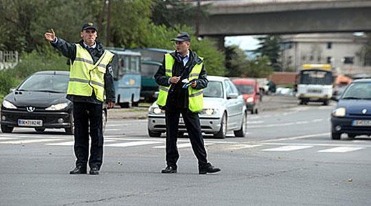 Изминатиот викенд 1466 сообраќајни прекршоци, уапсени 14 лица