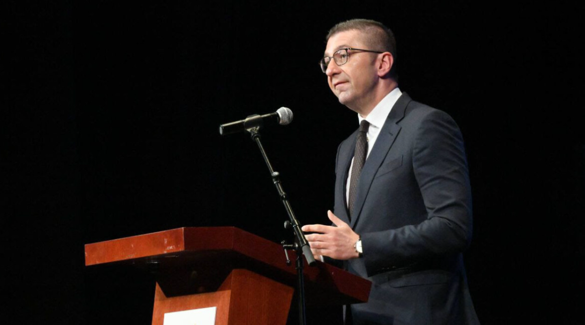 Мицкоски: Имаме тешка задача во борбата против нашето исчезнување како држава и народ