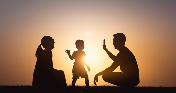 Во тричлено семејство, во просек по еден вработен